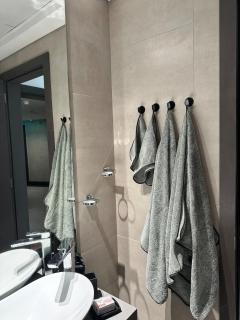 5-Star Vibes Modern Studio Business Bay - 7