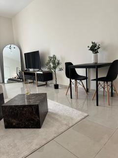 5-Star Vibes Modern Studio Business Bay - 5