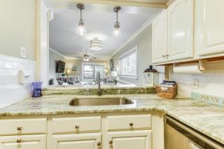 Walk to Ocean Unit with 2 Balconies in Myrtle Beach - 4