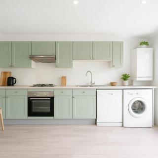 Bright 2BR Flat In West London - 5