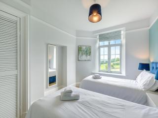 Baycliff Apartment - 1