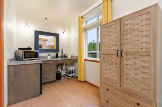 Snowcreek Suite - Cedar - ADA- Hot Tub - Kitchenette - 6