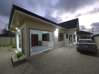 Lakeside Hilltop Haven - 0