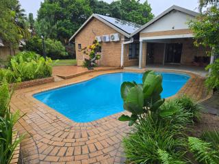 Happy Holiday Lodge - 8