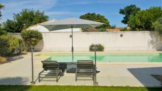 Villa récente de style réthais avec piscine chauffée et jardin paysager - 9