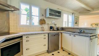 Villa récente de style réthais avec piscine chauffée et jardin paysager - 6