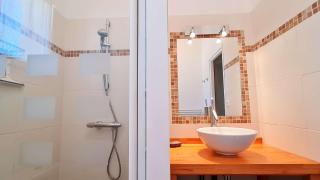 Villa récente de style réthais avec piscine chauffée et jardin paysager - 3