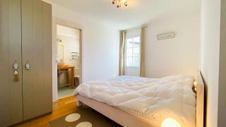 Villa récente de style réthais avec piscine chauffée et jardin paysager - 2