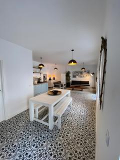 Casa Típica con Terraza - 0