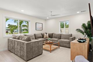 Luxury Home 6 Blocks From Flagler Ave & Beach Access Across the Street - 3