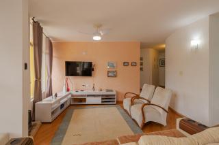 Casa de Campo com Piscina, Lareira e Churrasqueira - 1