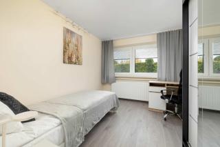 Spacious Apartments in Rzeszów with Parking Spaces and Desks by Noclegi Renters - 8