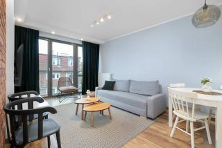 Przytulny Apartament z Parkingiem Blisko Starego Miasta by Noclegi Renters - 5