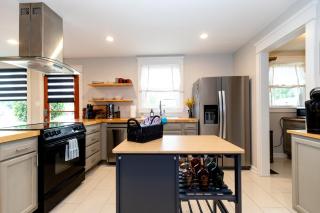 Casa Azul King Beds Close to Broadway HOT Tub - 2