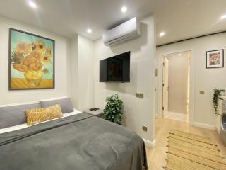 Cozy Studio with Golden Horn Charm - 9