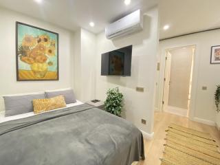 Cozy Studio with Golden Horn Charm - 7