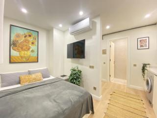 Cozy Studio with Golden Horn Charm - 4