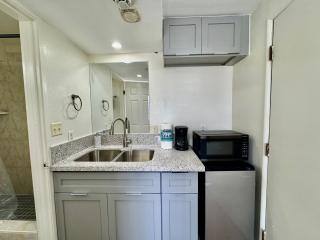 Waikiki Seaside Monarch Paradise Hotel Room Greenery Mountain View - 8