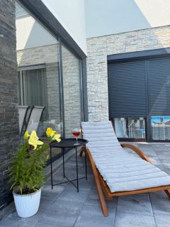 White house Paradise - 9