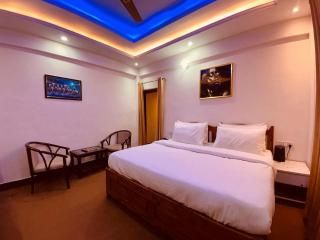 Dwapar Hill Top Near Mall Road - 9