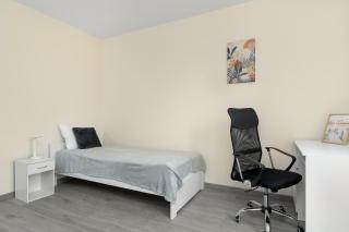 Spacious Apartments in Rzeszów with Parking Spaces and Desks by Noclegi Renters - 7