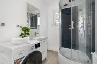 Spacious Apartments in Rzeszów with Parking Spaces and Desks by Noclegi Renters - 2