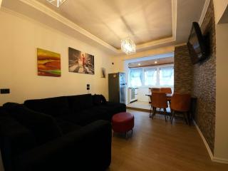 Cozy Condo in Bllok 5 min walk from Central Park - 0