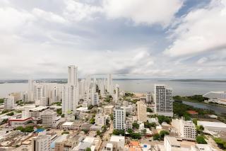 29th Floor Spectacular Apt in Palmetto Beach - 2