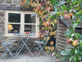 1 Bed in Netherbury DC021 - 9