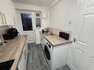 Room 2 Shared House 3 min from Stadium - 9