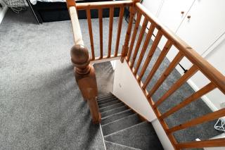 Charming 3 Bed House with Garden - 3