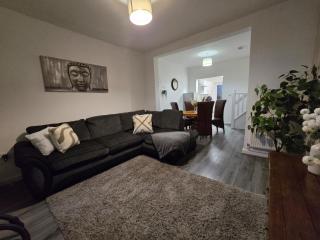 Room 2 Shared House 3 min from Stadium - 4