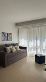 Amplio y luminoso departamento - 7