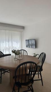 Amplio y luminoso departamento - 6