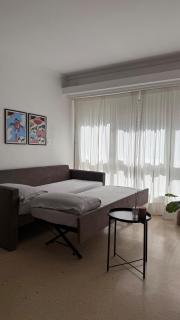 Amplio y luminoso departamento - 7