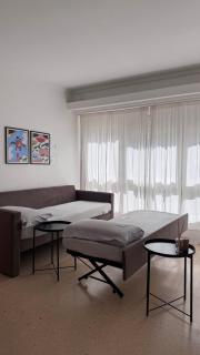 Amplio y luminoso departamento - 8