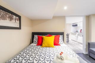 Modern Suite Condo Heart Of St Clair West - Bloor Hotel - 2