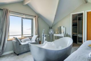 Lightkeepers Cottage - 4