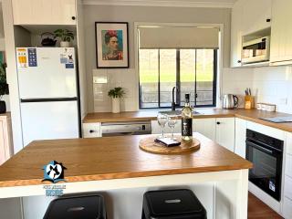 Lake & Reserve Front Bird Haven - 3BR - Encounter Bay - 5