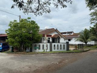 Wareesha Homestay, Corner Lot With Netflix - 7