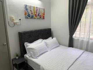 Wareesha Homestay, Corner Lot With Netflix - 5