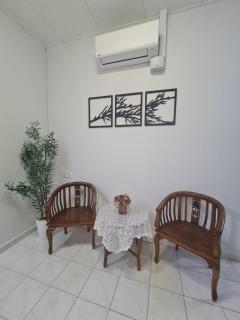 Wareesha Homestay, Corner Lot With Netflix - 2