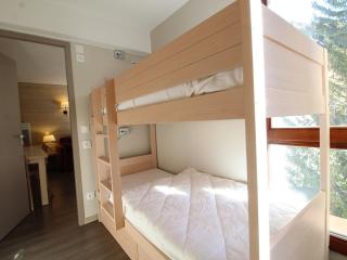 Flaine: 4P au pied des pistes, piscine, parking, 8 pers - FR-1-687-15 - 1