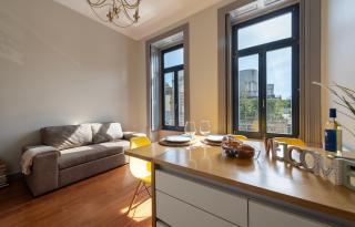 NEW! Blue Pearl Apartment - 0