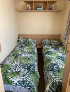 6 Berth, Pet friendly caravan with Decking - Great Yarmouth - 2