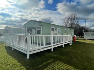 6 Berth, Pet friendly caravan with Decking - Great Yarmouth - 0