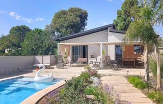 Saltwater pool 3 Bedrooms Wi-Fi AC P Private - 0