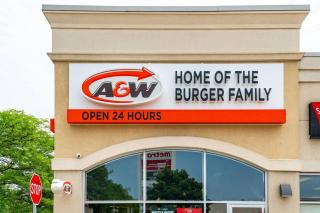 Spacious 3-Bedroom SkyLoft with Beautiful City Views and Parking - 9