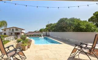 Saltwater pool 3 Bedrooms Wi-Fi AC P Private - 2