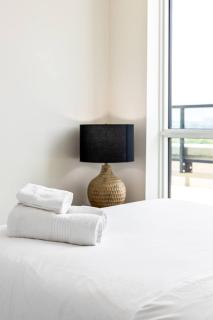 Spacious 3-Bedroom SkyLoft with Beautiful City Views and Parking - 7